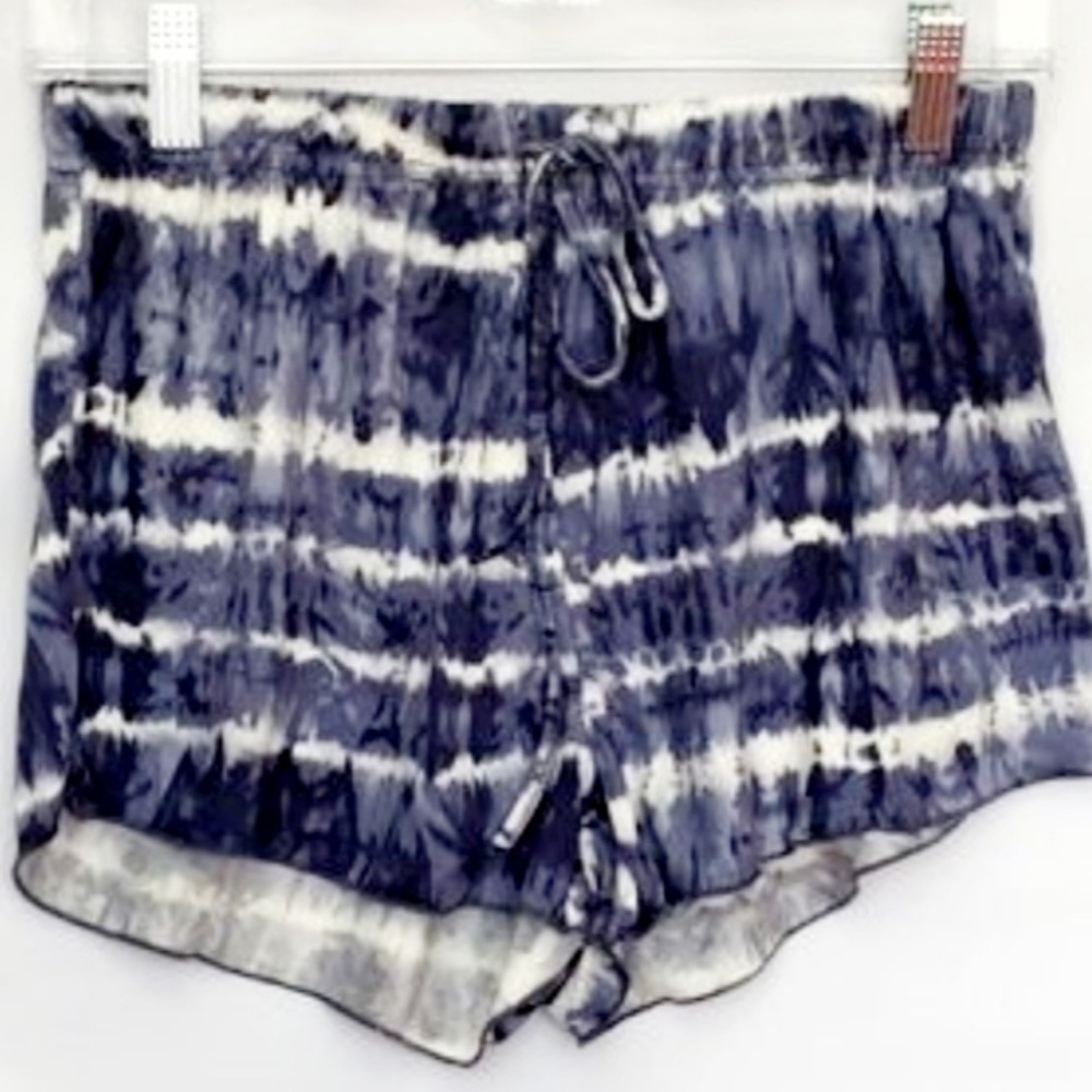 ❤️Poof! New York NEW! tie dye blue/white shorts 🤍LARGE